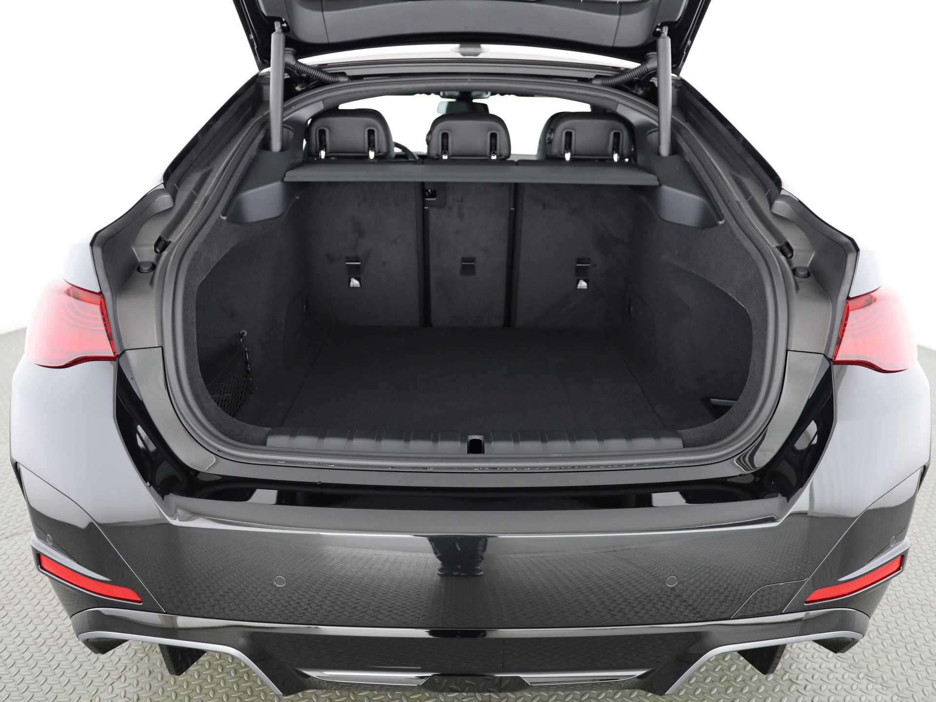 BMW i4 xDrive40-image-6