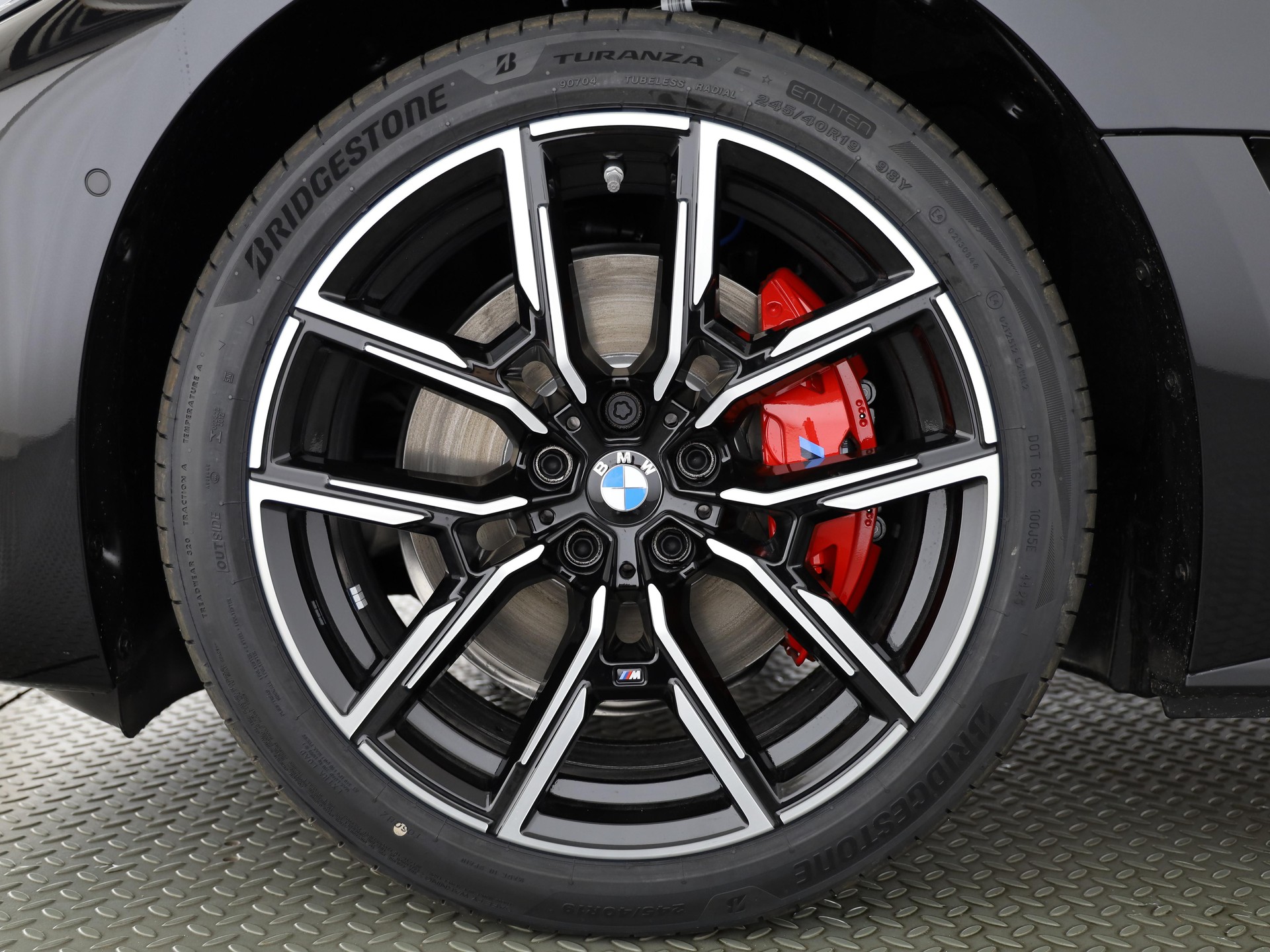 BMW i4 xDrive40-image-21