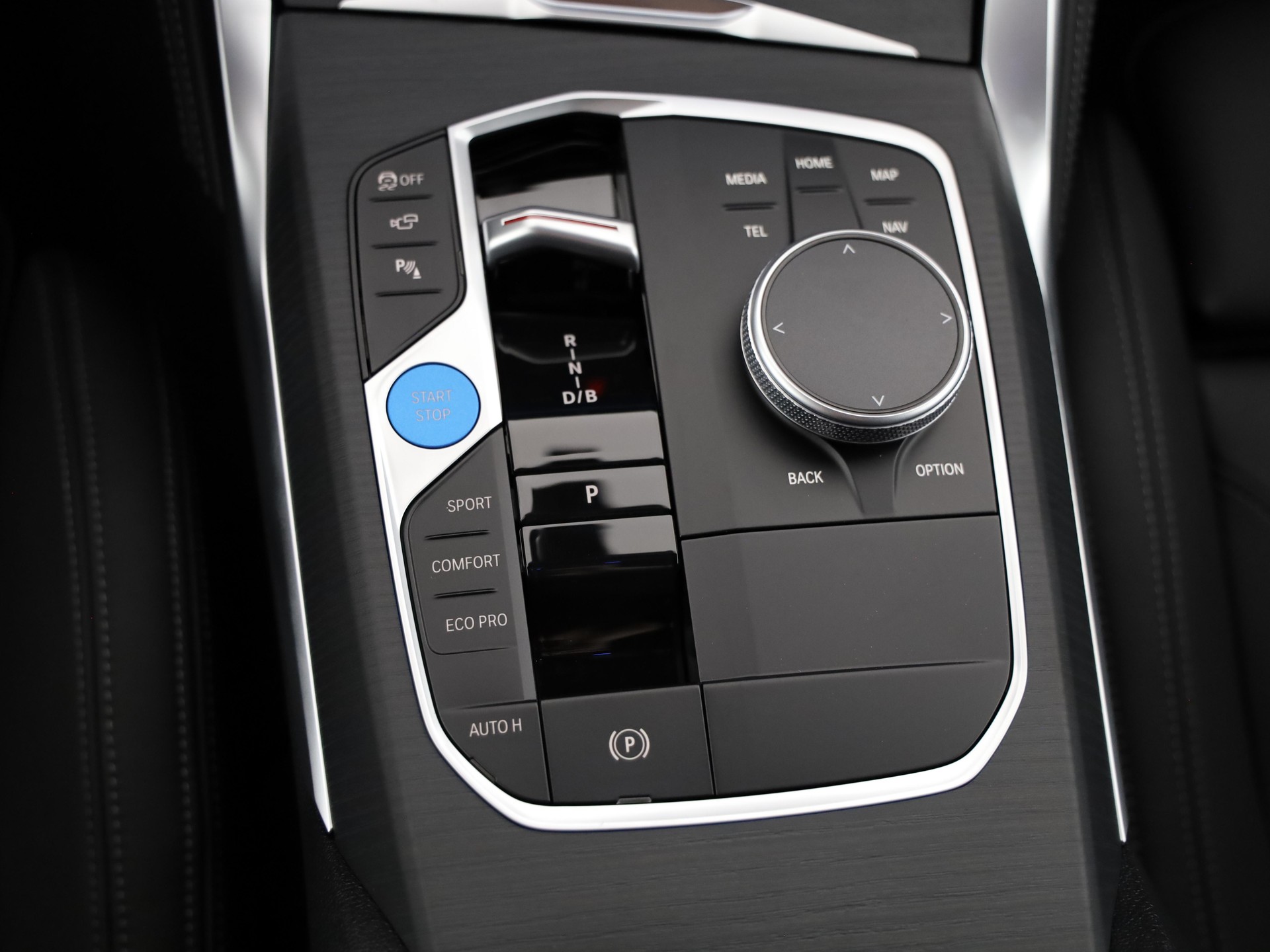 BMW i4 xDrive40-image-17