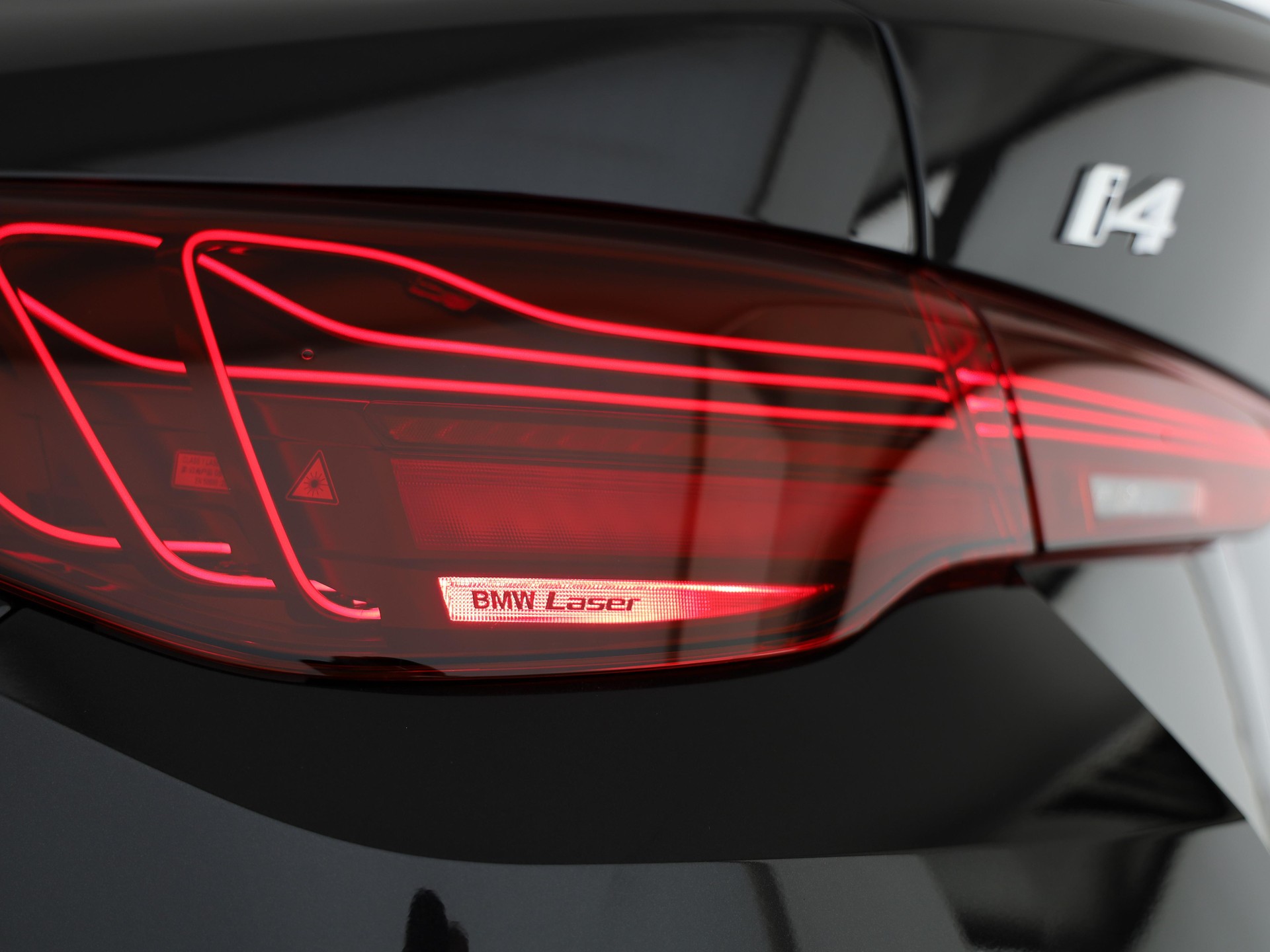 BMW i4 xDrive40-image-8