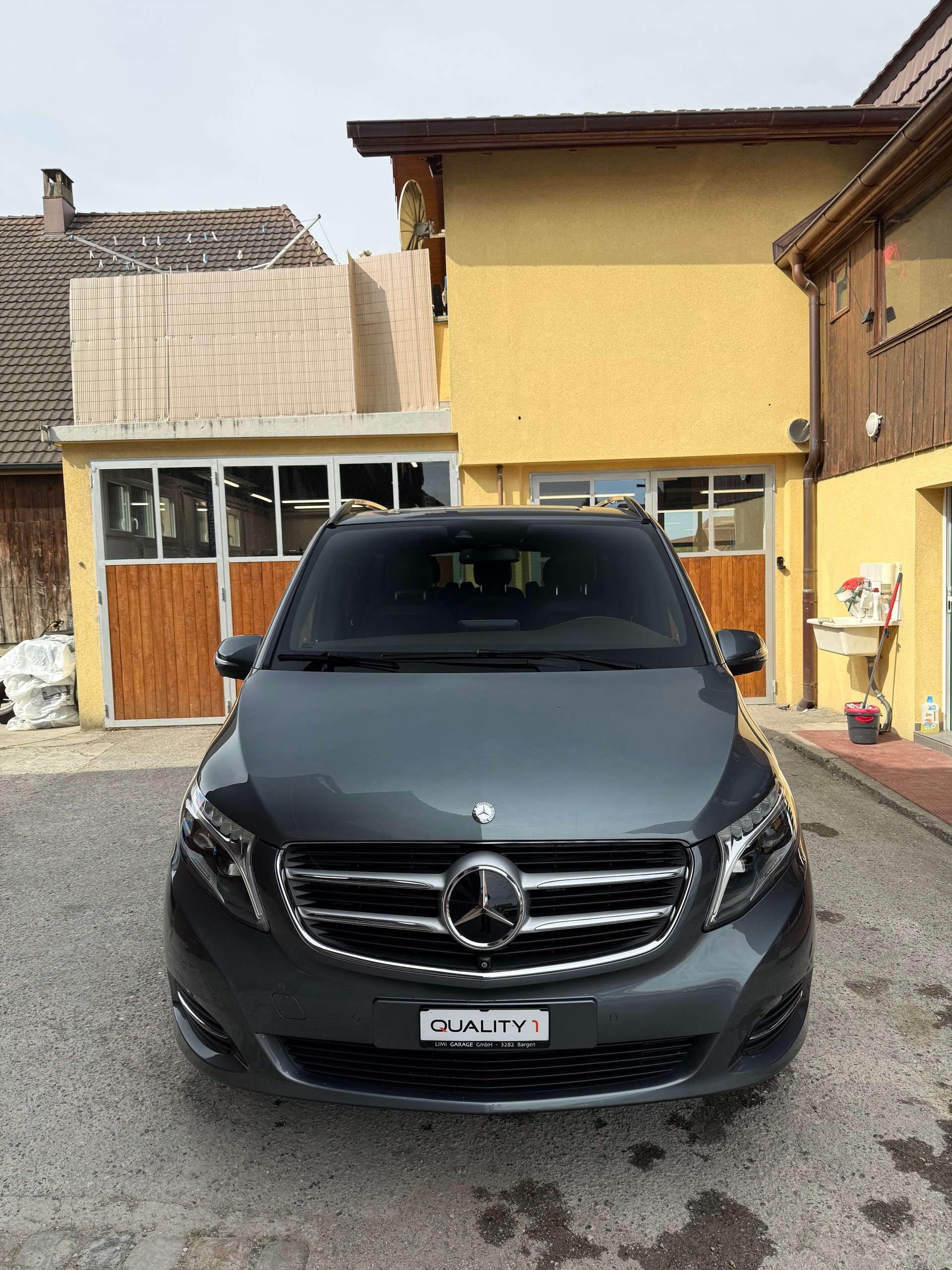 MERCEDES-BENZ V 250 BlueTEC Edition 1 lang 7G-Tronic-showroom-element-1