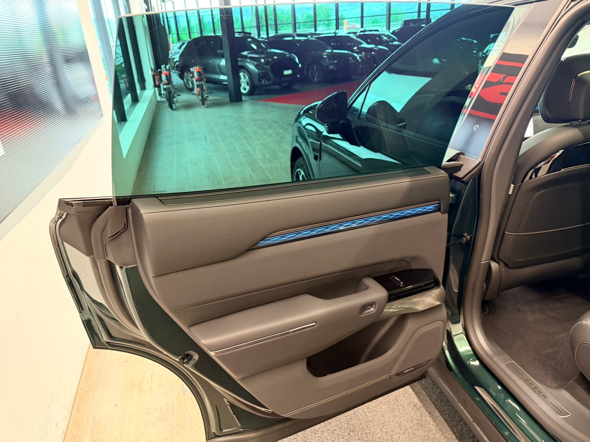 ZEEKR 7X 100kWh Privilege AWD-image-13