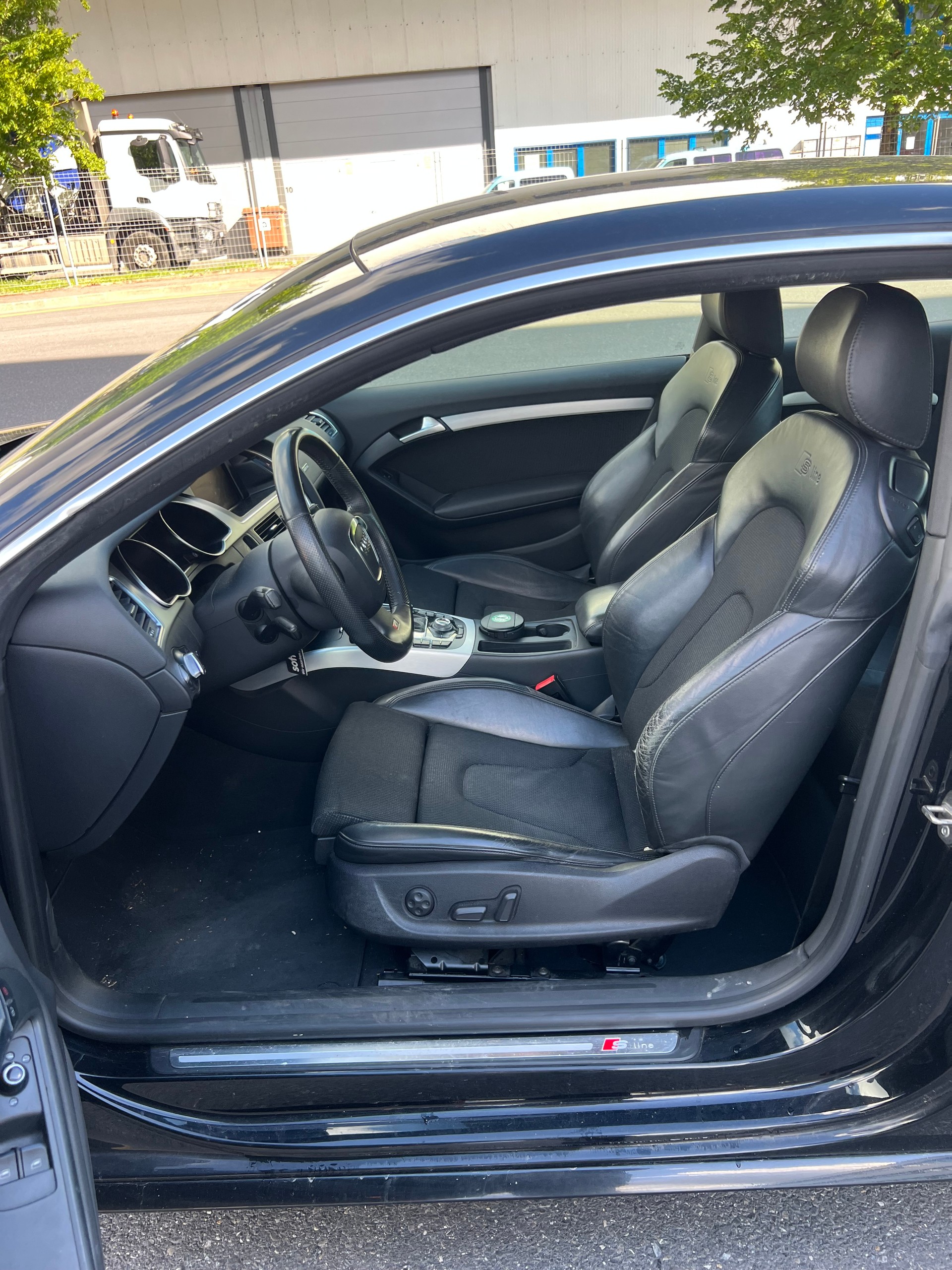 AUDI A5 Coupé 3.2 FSI multitronic-image-8