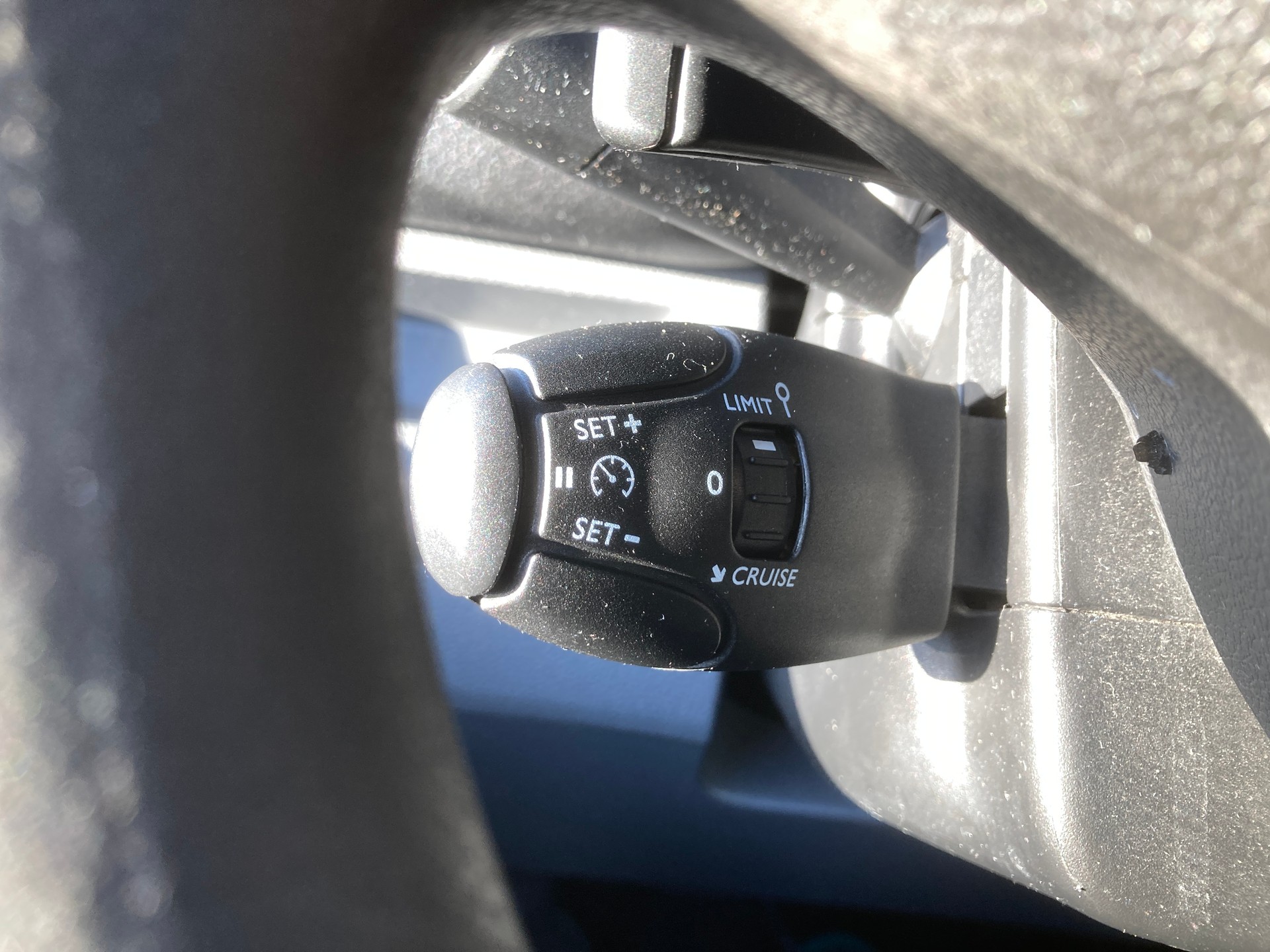 PEUGEOT Expert 2.0 BlueHDi 180 S&S Allure Compact EAT8 mit Anhängerkupplung-image-12