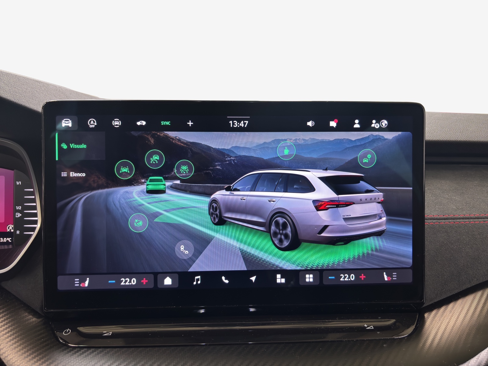 SKODA Octavia Combi 2.0 TSI DSG RS-image-15