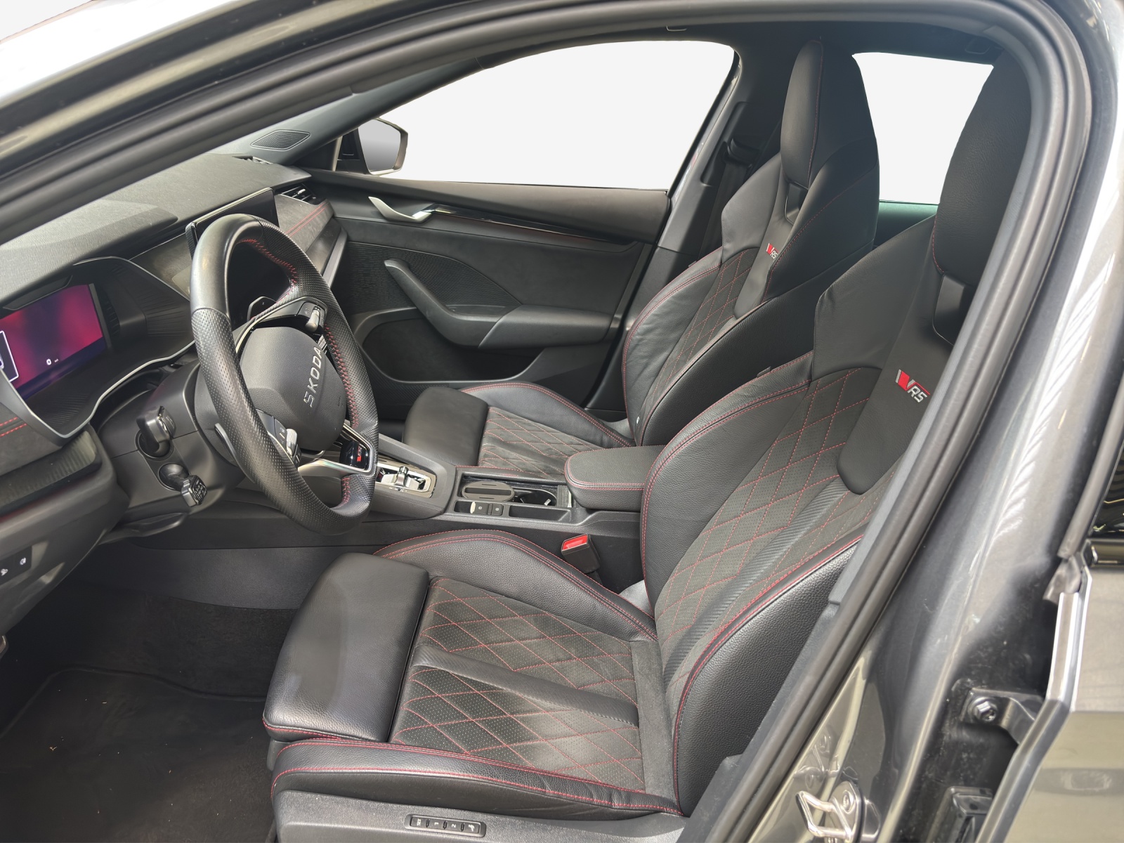 SKODA Octavia Combi 2.0 TSI DSG RS-image-7