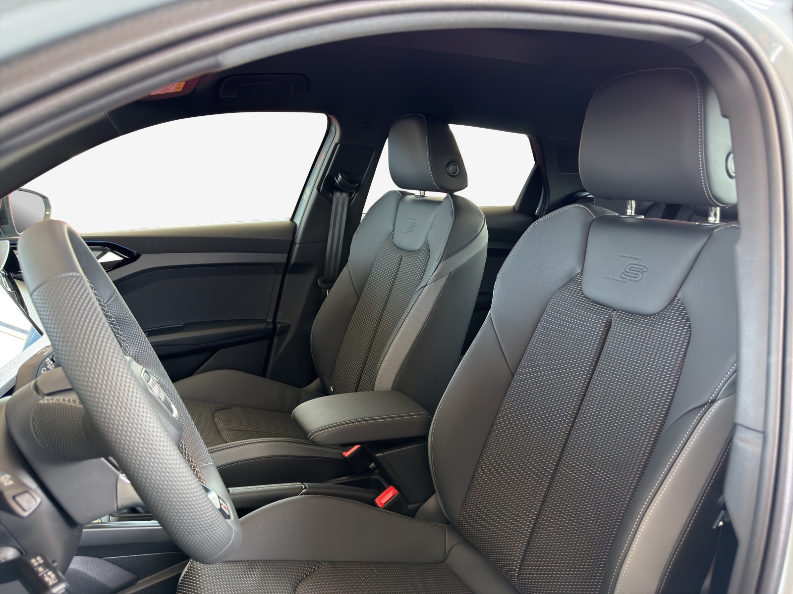 AUDI A1 Sportback 35 TFSI S Line S-tronic-image-14