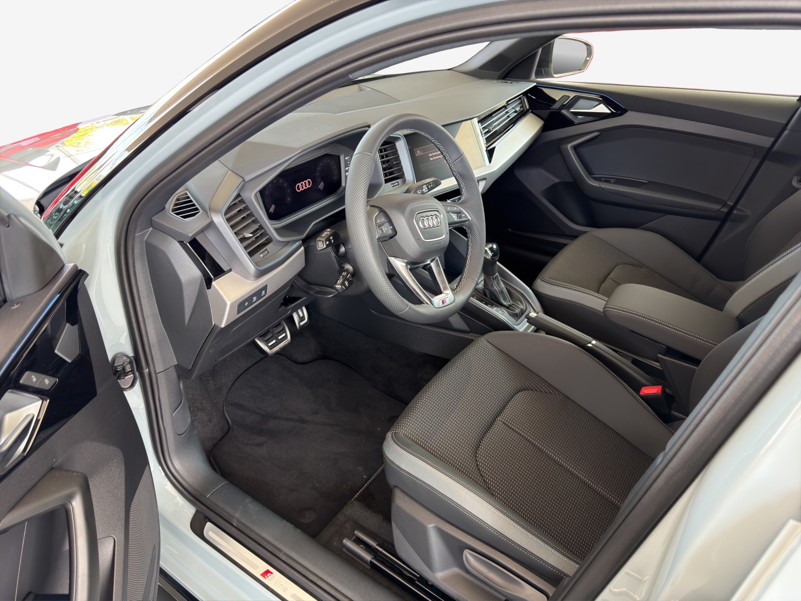 AUDI A1 Sportback 35 TFSI S Line S-tronic-image-13