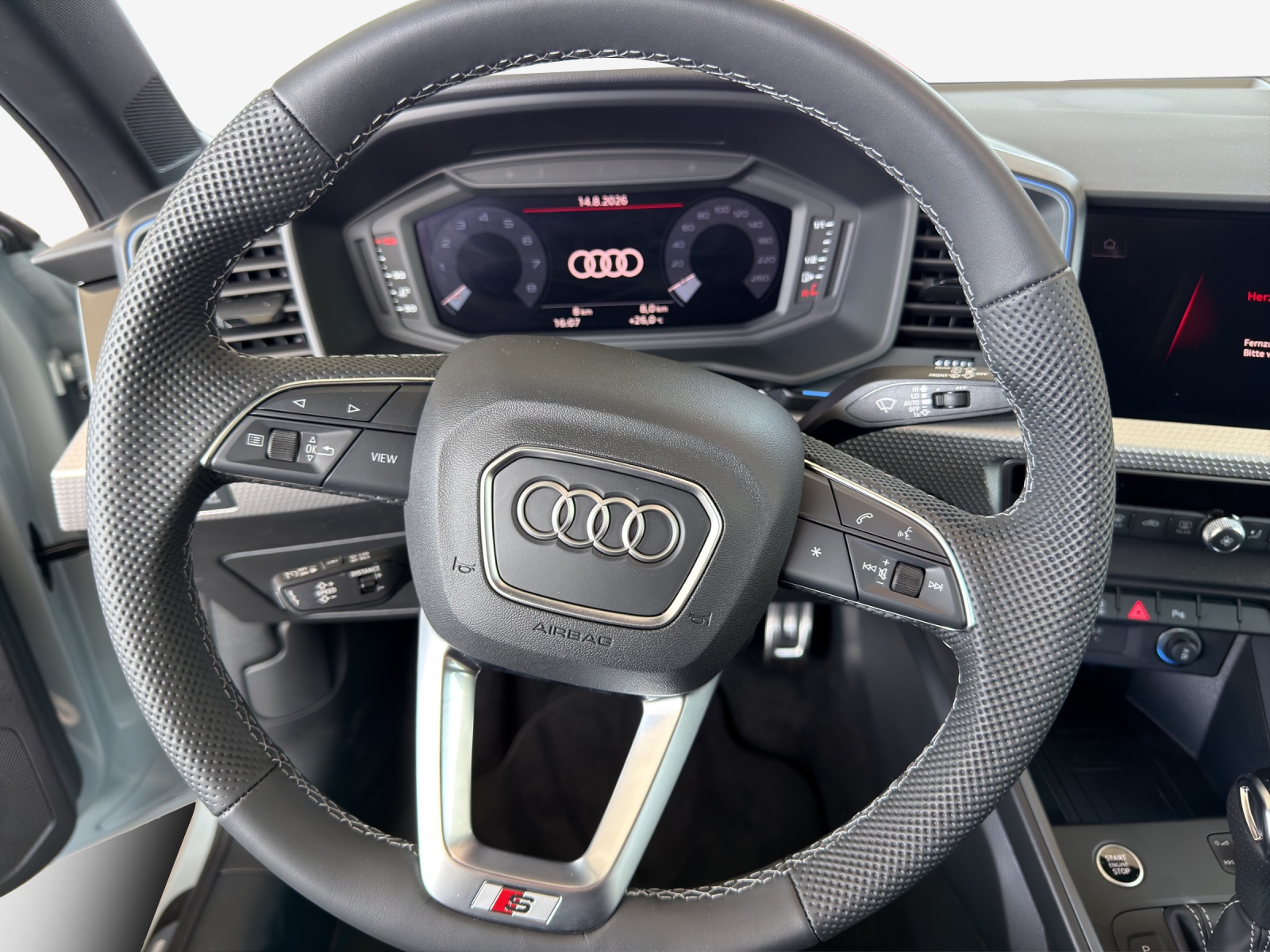 AUDI A1 Sportback 35 TFSI S Line S-tronic-image-9