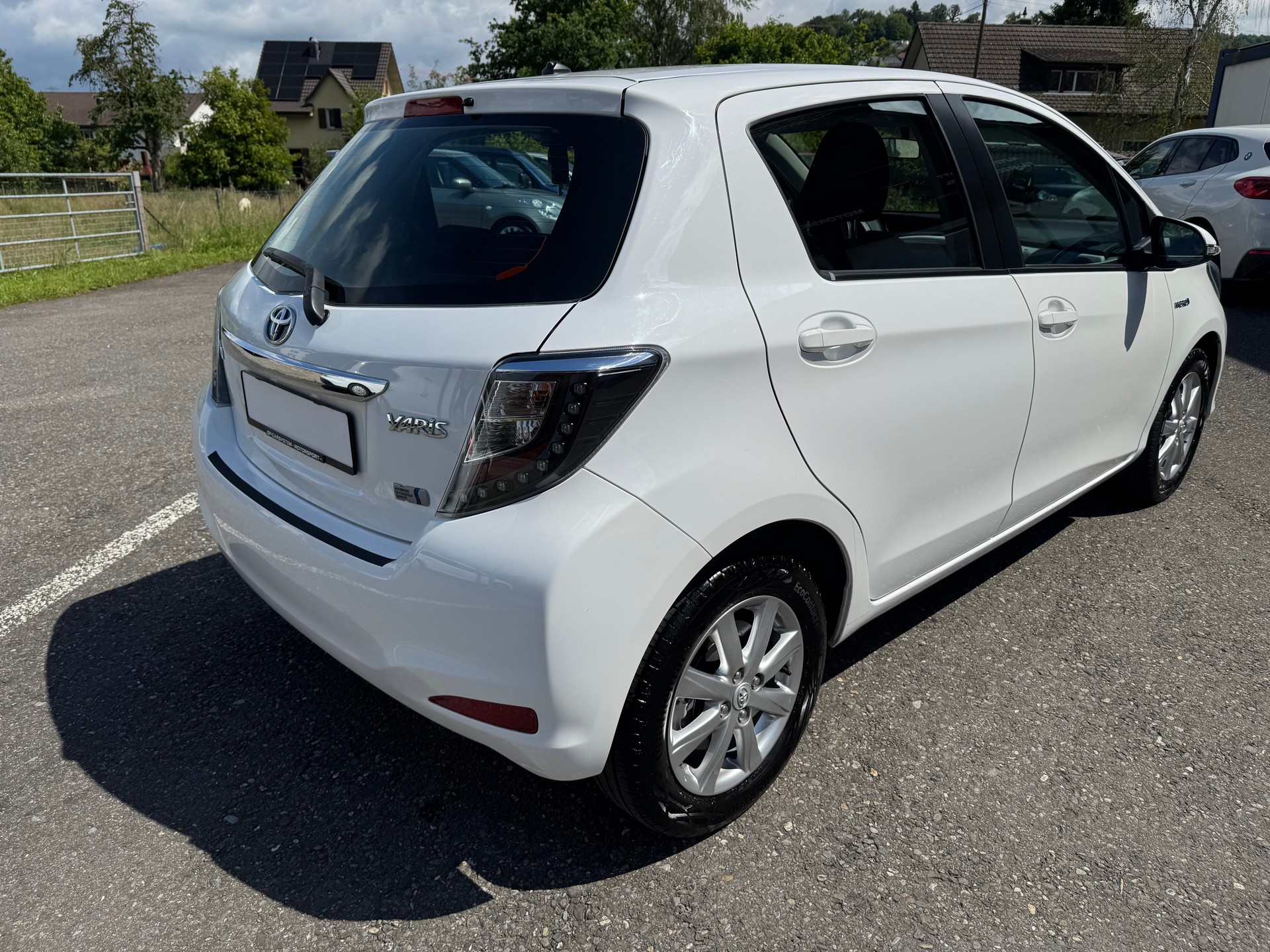 TOYOTA Yaris 1.5 VVT-i Hybrid Sol CVT-image-4