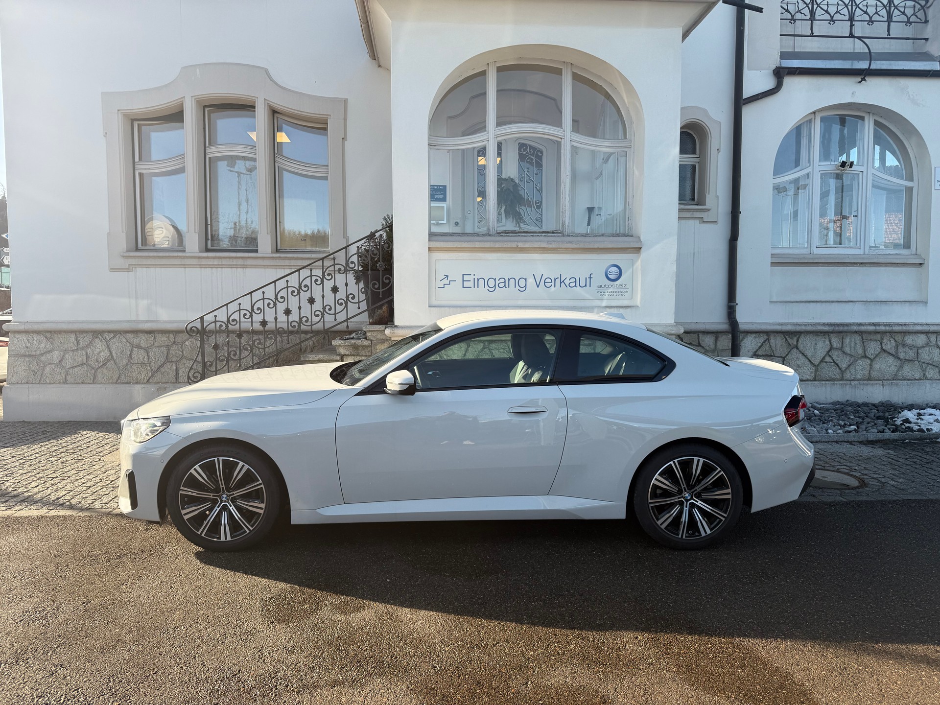 BMW 218 i Coupé-image-2