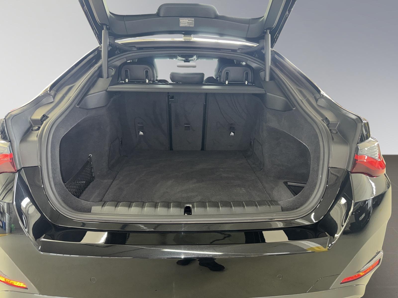 BMW i4 eDrive40-image-16