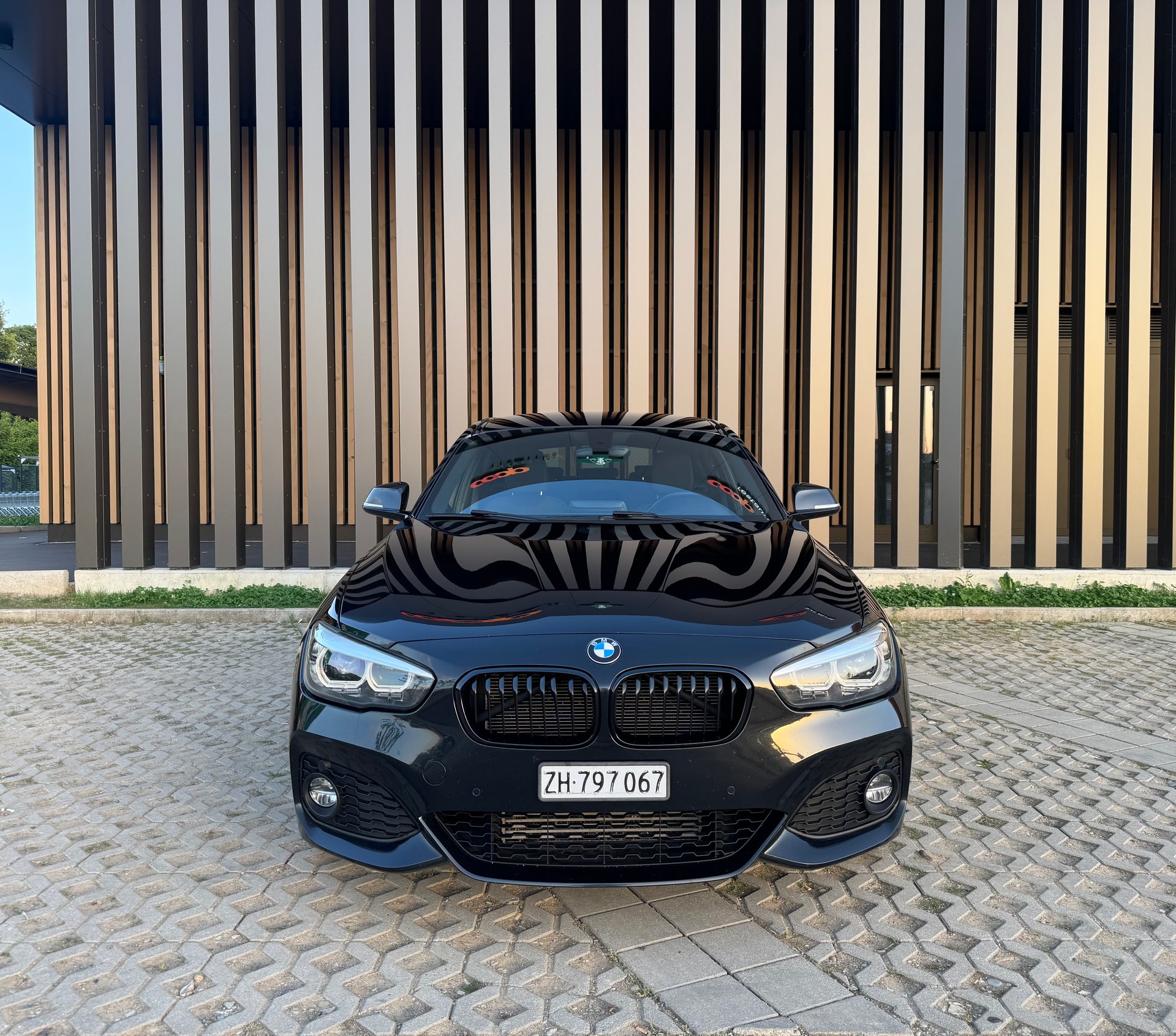 BMW 120d xDrive-image-1