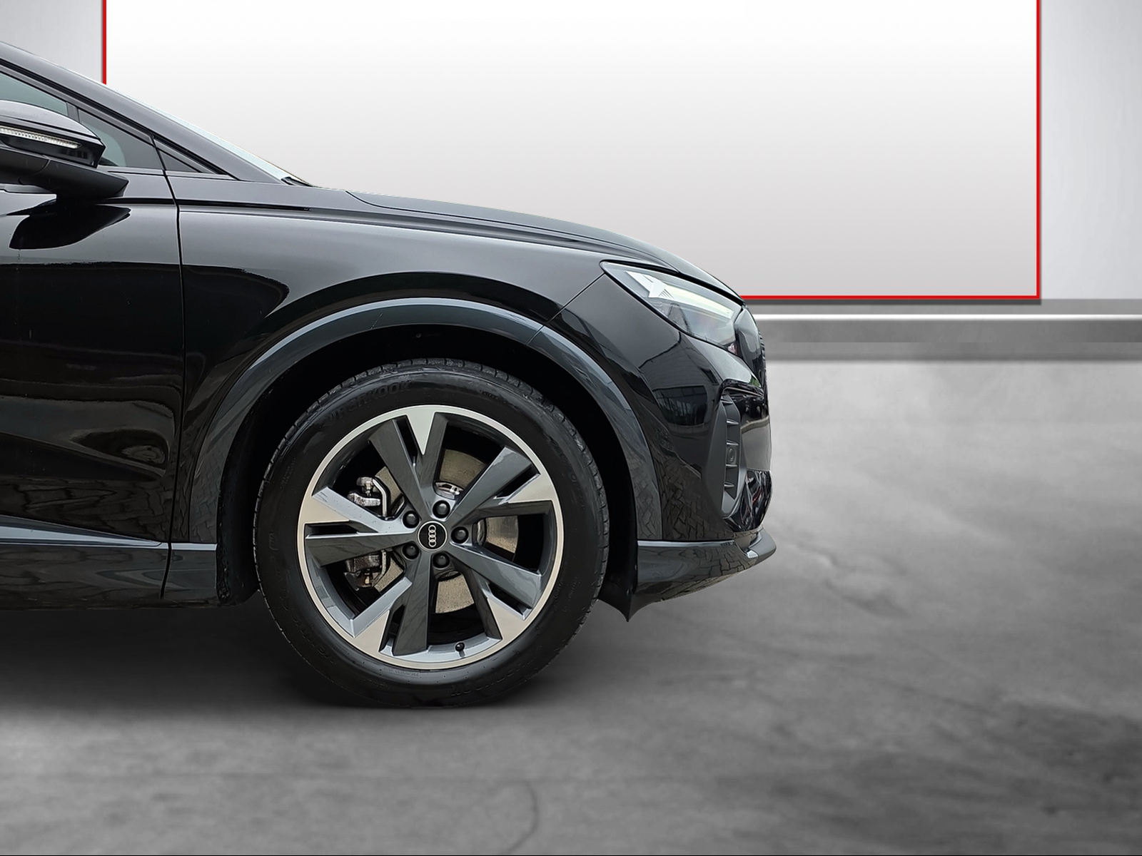 AUDI Q4 e-tron 45 quattro-image-14