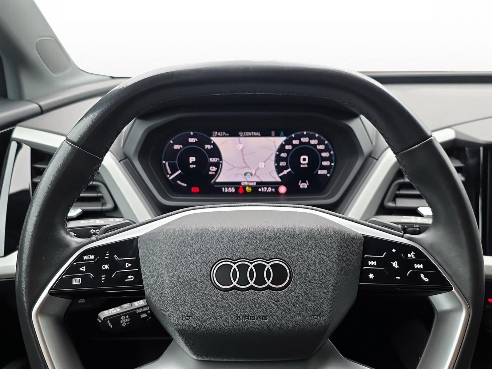 AUDI Q4 e-tron 45 quattro-image-4