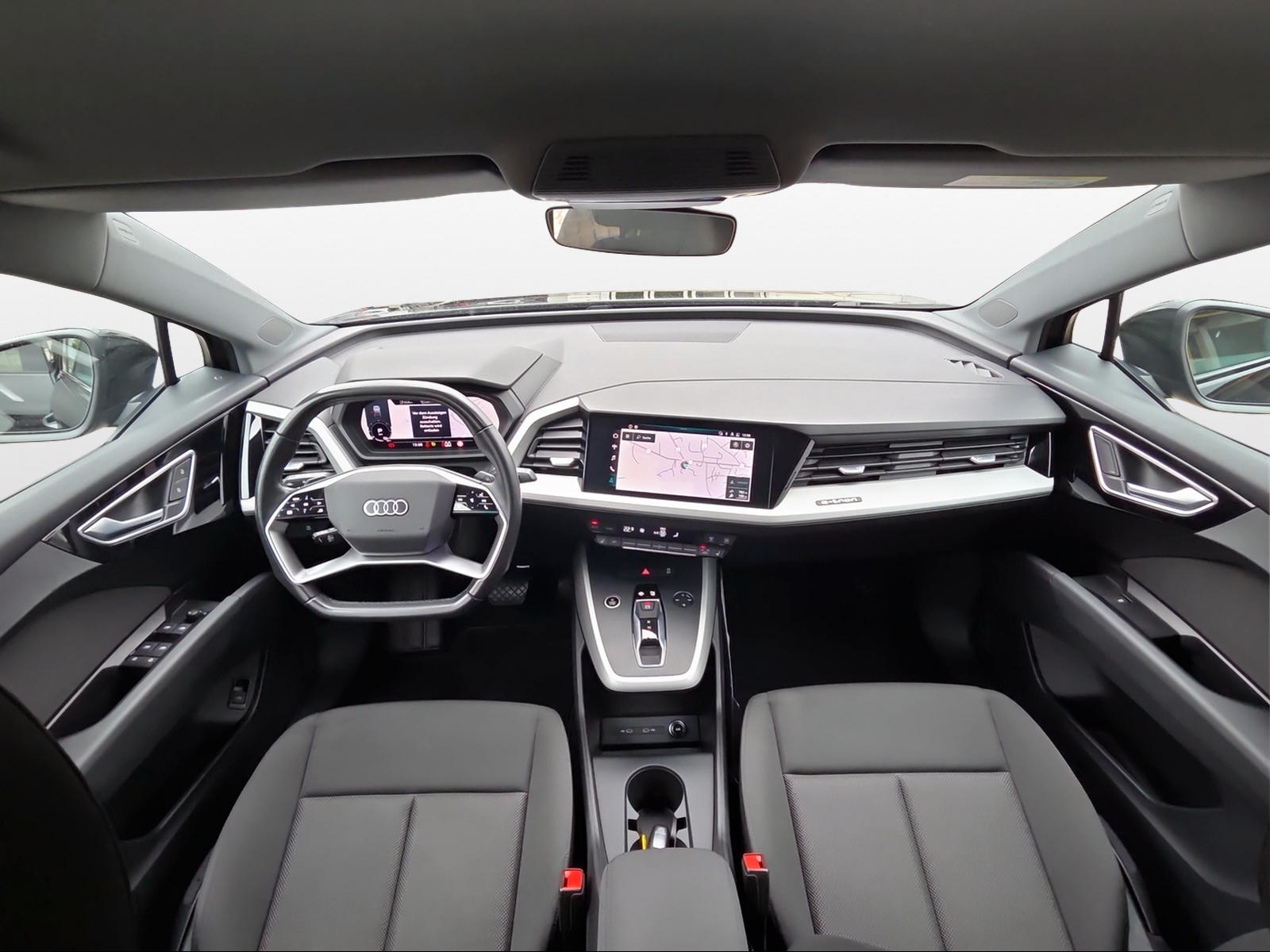 AUDI Q4 e-tron 45 quattro-image-3