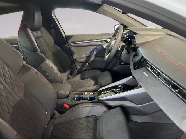 AUDI A3 Sportback TFSI e 200 kW S line Attraction S tronic-image-16