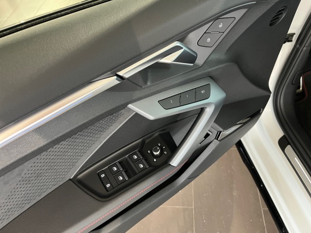 AUDI A3 Sportback TFSI e 200 kW S line Attraction S tronic-image-10