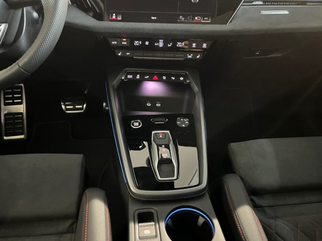 AUDI A3 Sportback TFSI e 200 kW S line Attraction S tronic-image-14