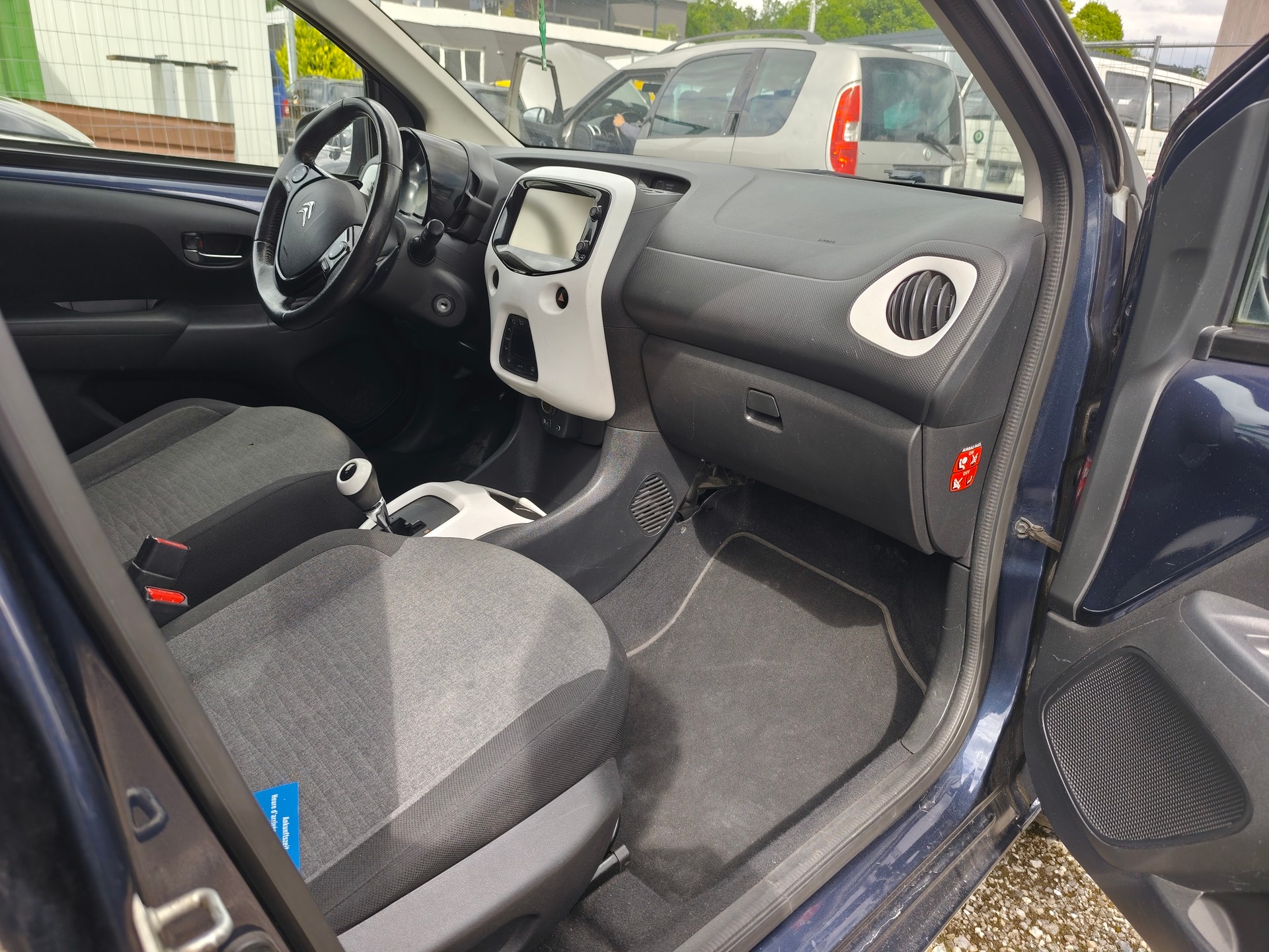 CITROEN C1 1.0 VTi ETG5 Swiss&Me-image-5