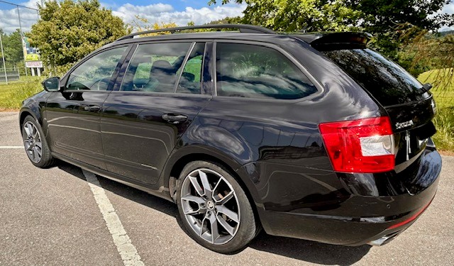 SKODA 2.0 TSI RS DSG-image-2