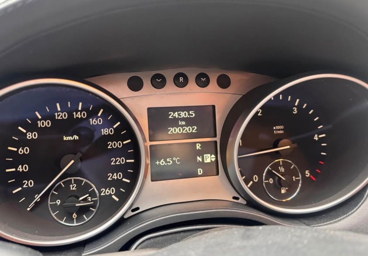 MERCEDES-BENZ ML 320 CDI 4Matic Edition7G-Tronic-image-7