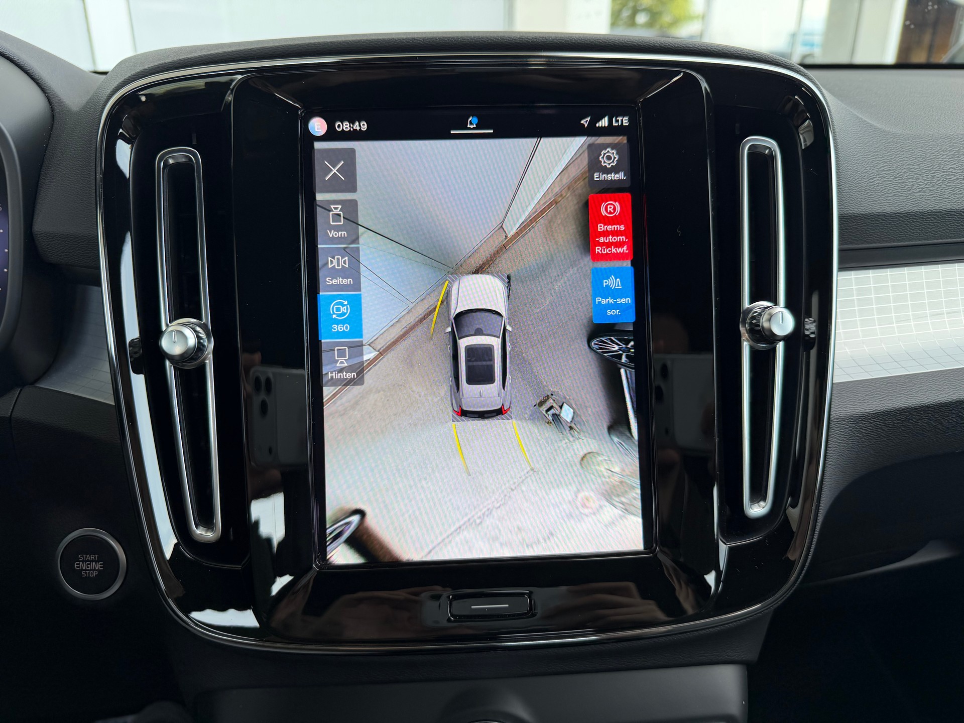 VOLVO XC40 B4 Benzin Mild Hybrid AWD Plus Dark DCT-image-17