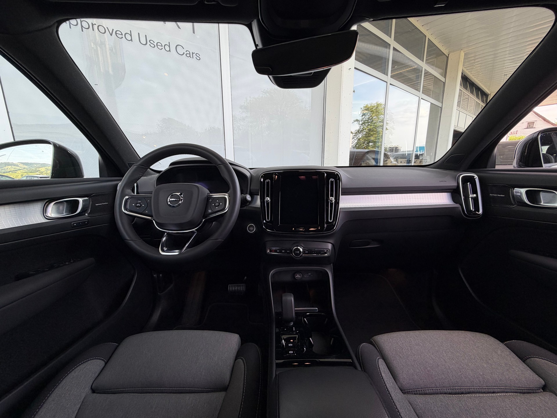 VOLVO XC40 B4 Benzin Mild Hybrid AWD Plus Dark DCT-image-7