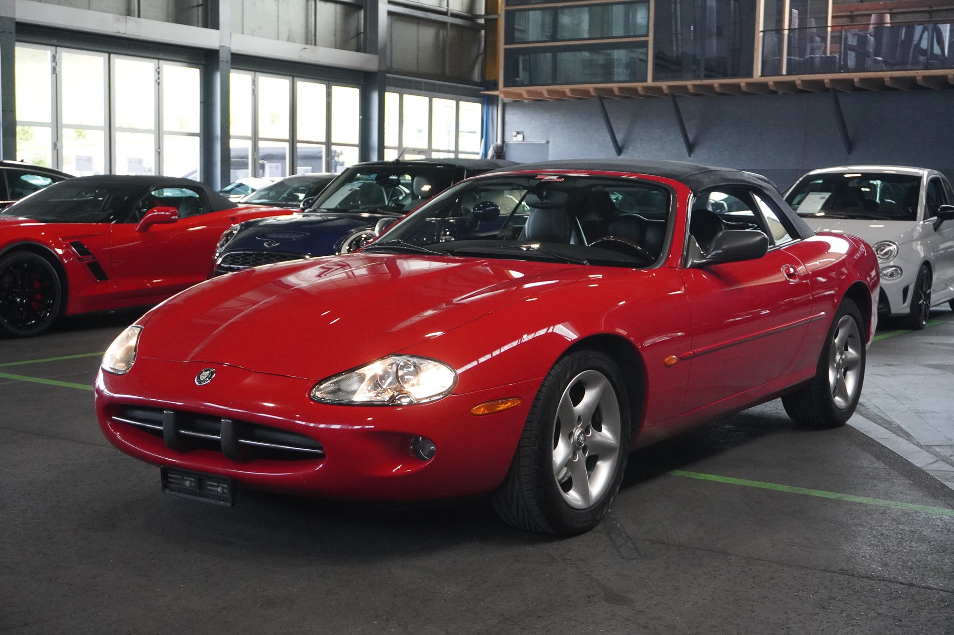 JAGUAR XK8 Convertible-image-0