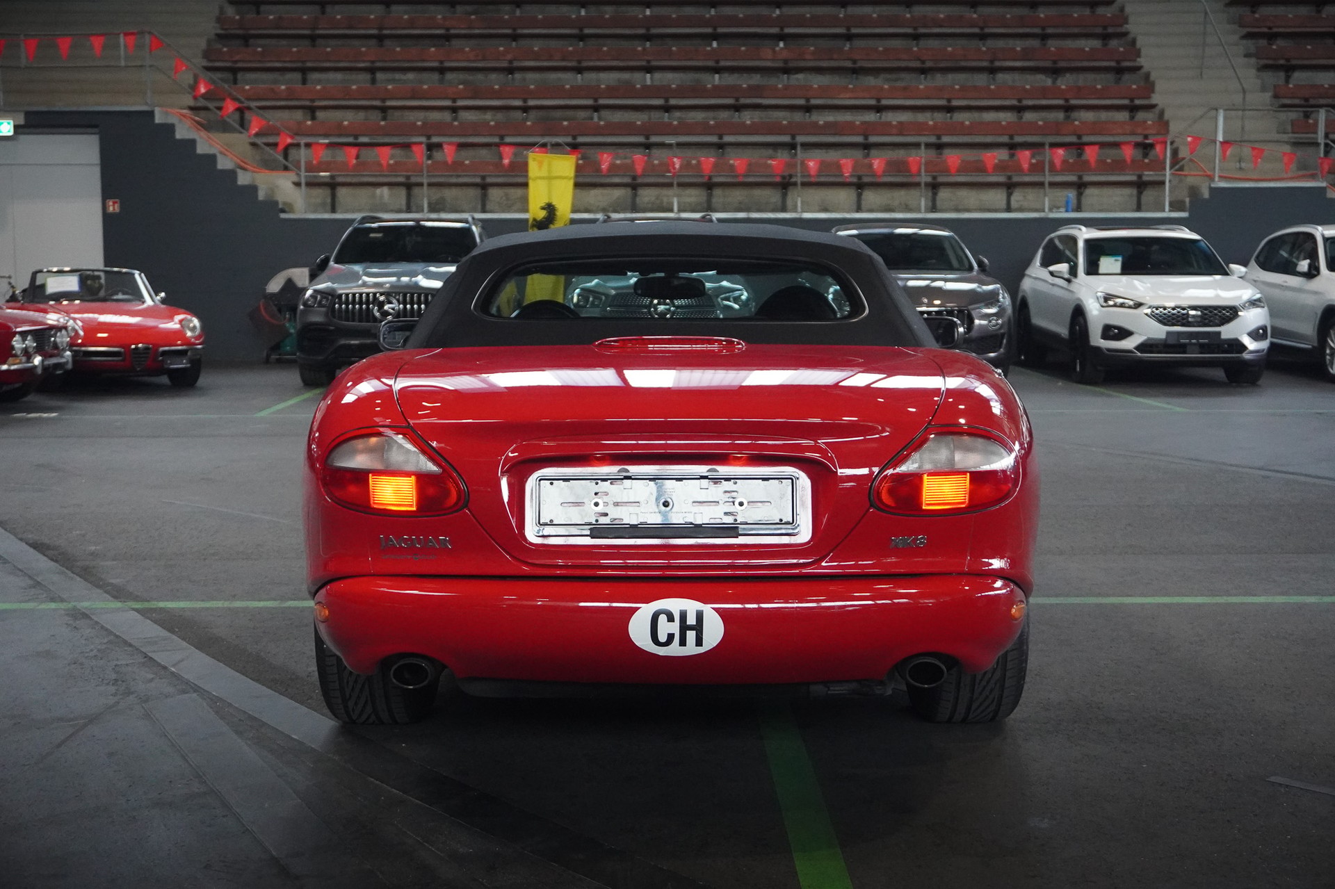 JAGUAR XK8 Convertible-image-3