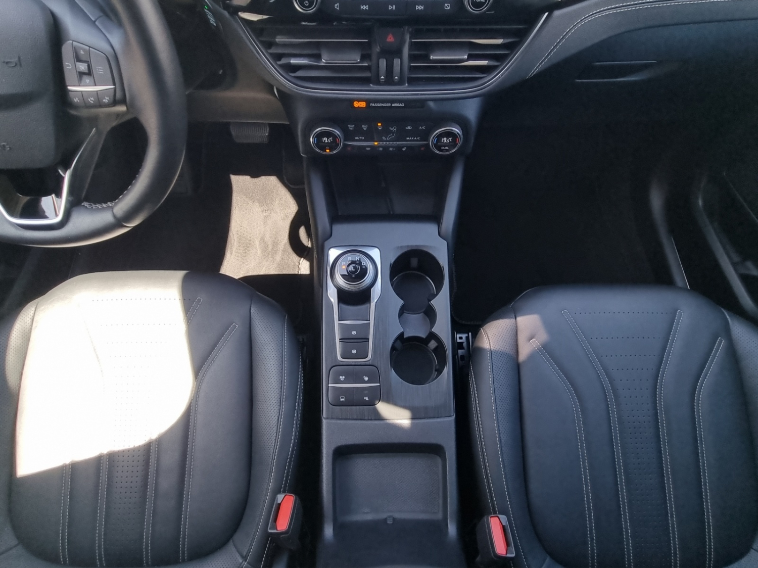 FORD Kuga 2.5 Hybrid Vignale 4x4-image-14