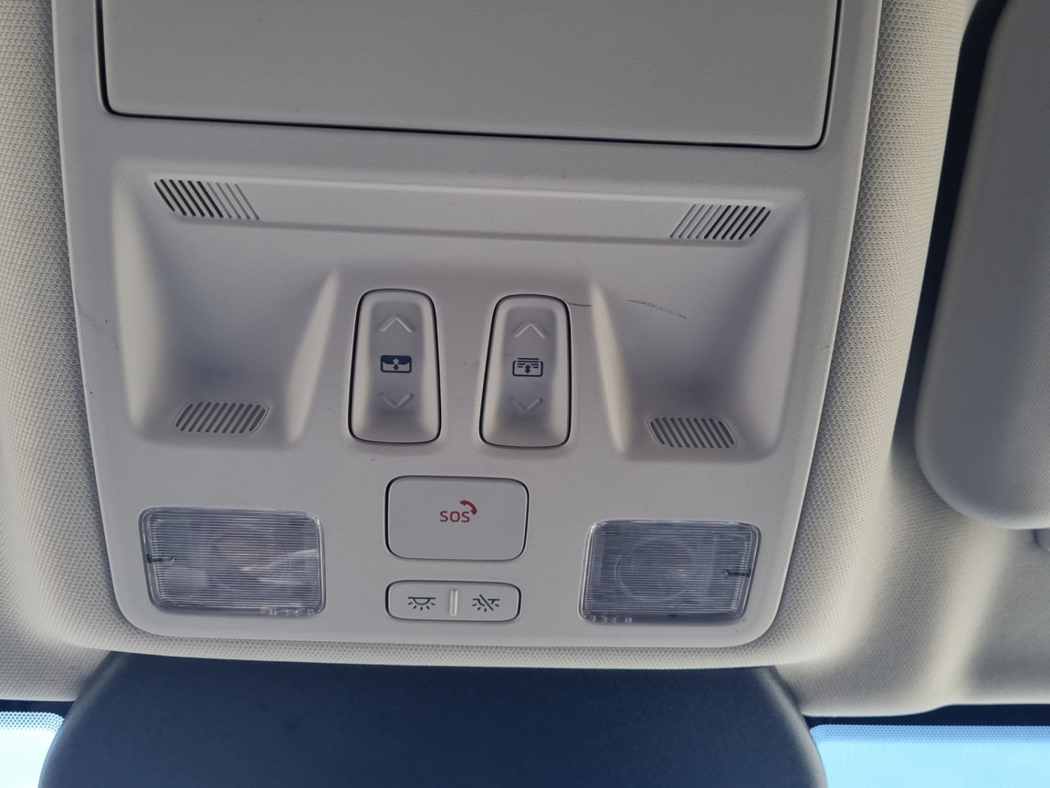 FORD Kuga 2.5 Hybrid Vignale 4x4-image-17