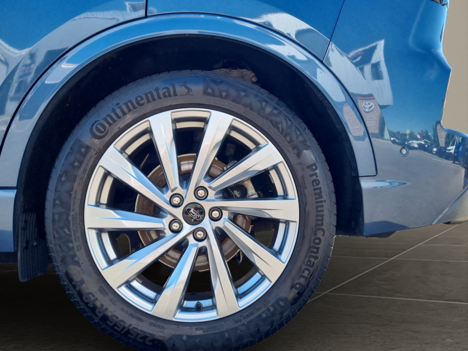 FORD Kuga 2.5 Hybrid Vignale 4x4-image-19