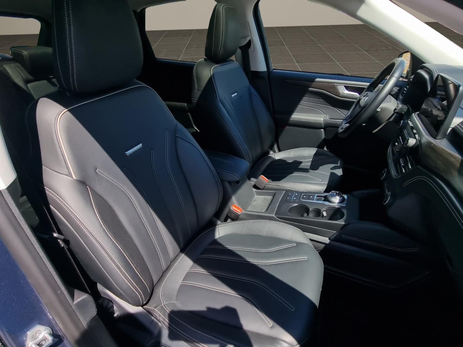 FORD Kuga 2.5 Hybrid Vignale 4x4-image-11