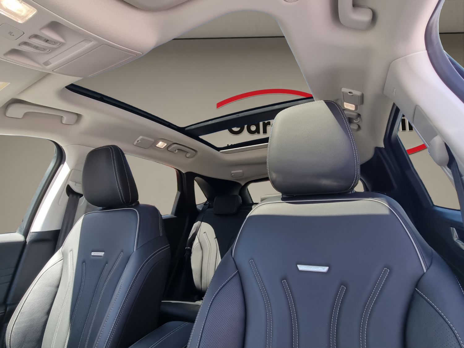 FORD Kuga 2.5 Hybrid Vignale 4x4-image-12