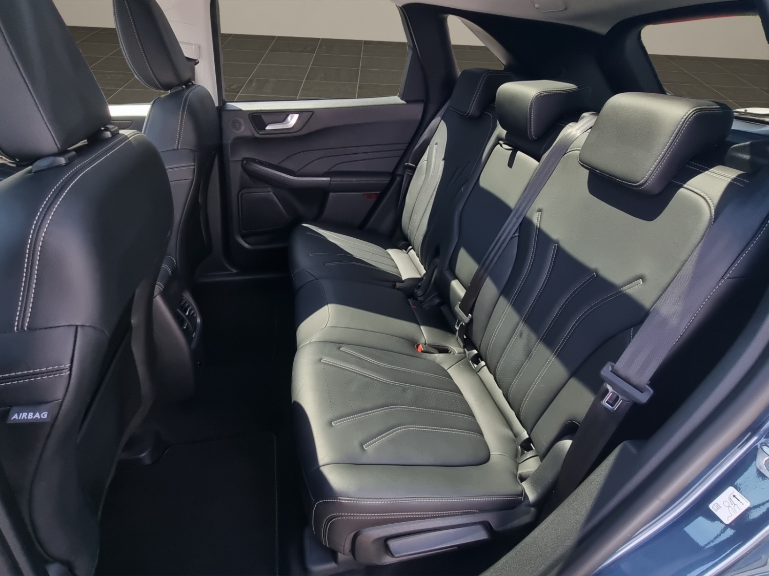 FORD Kuga 2.5 Hybrid Vignale 4x4-image-9