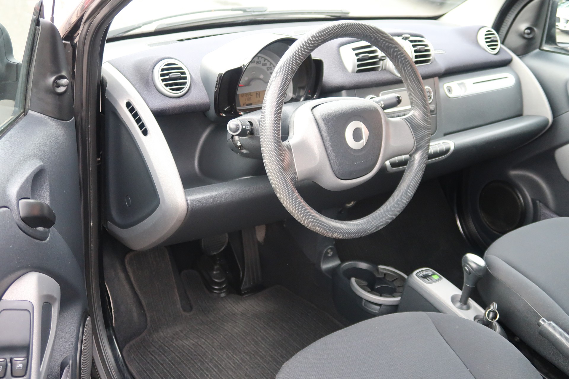 SMART fortwo swiss edition mhd softouch-image-7