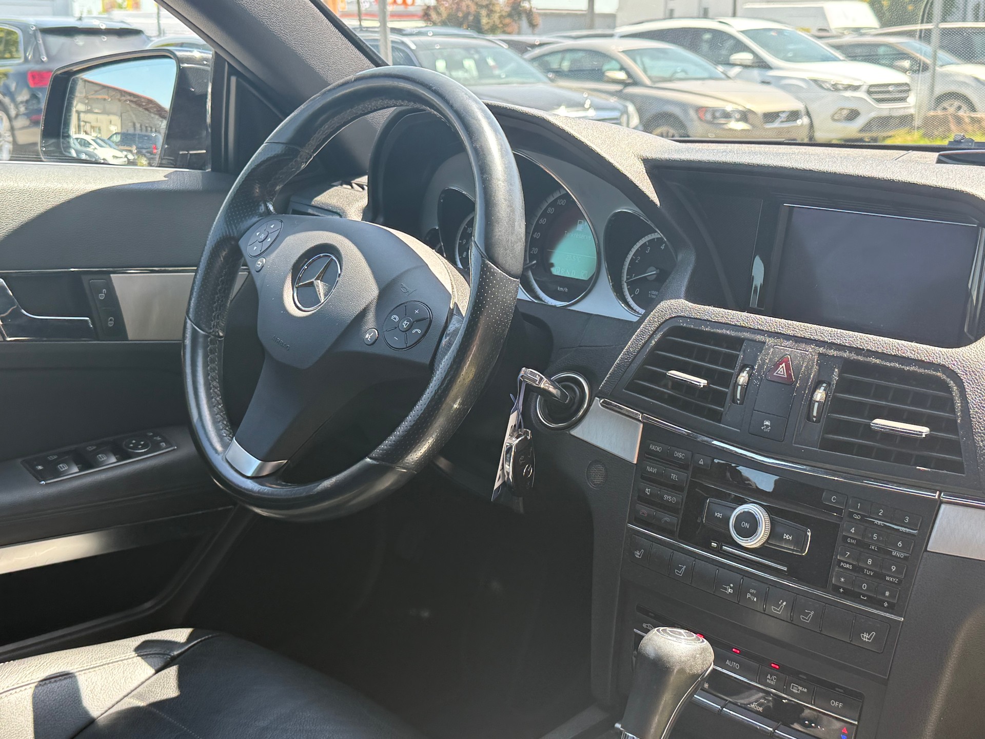 MERCEDES-BENZ E 350 CGI BlueEfficiency 7G-Tronic-image-4