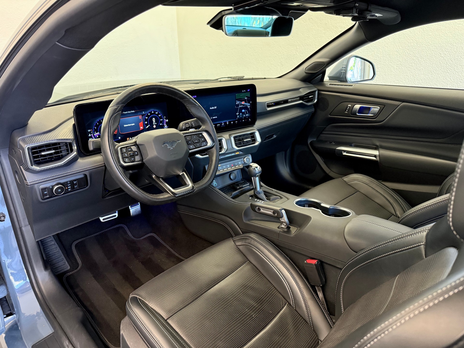 FORD Mustang Fastback 5.0 V8 GT Automat-image-14