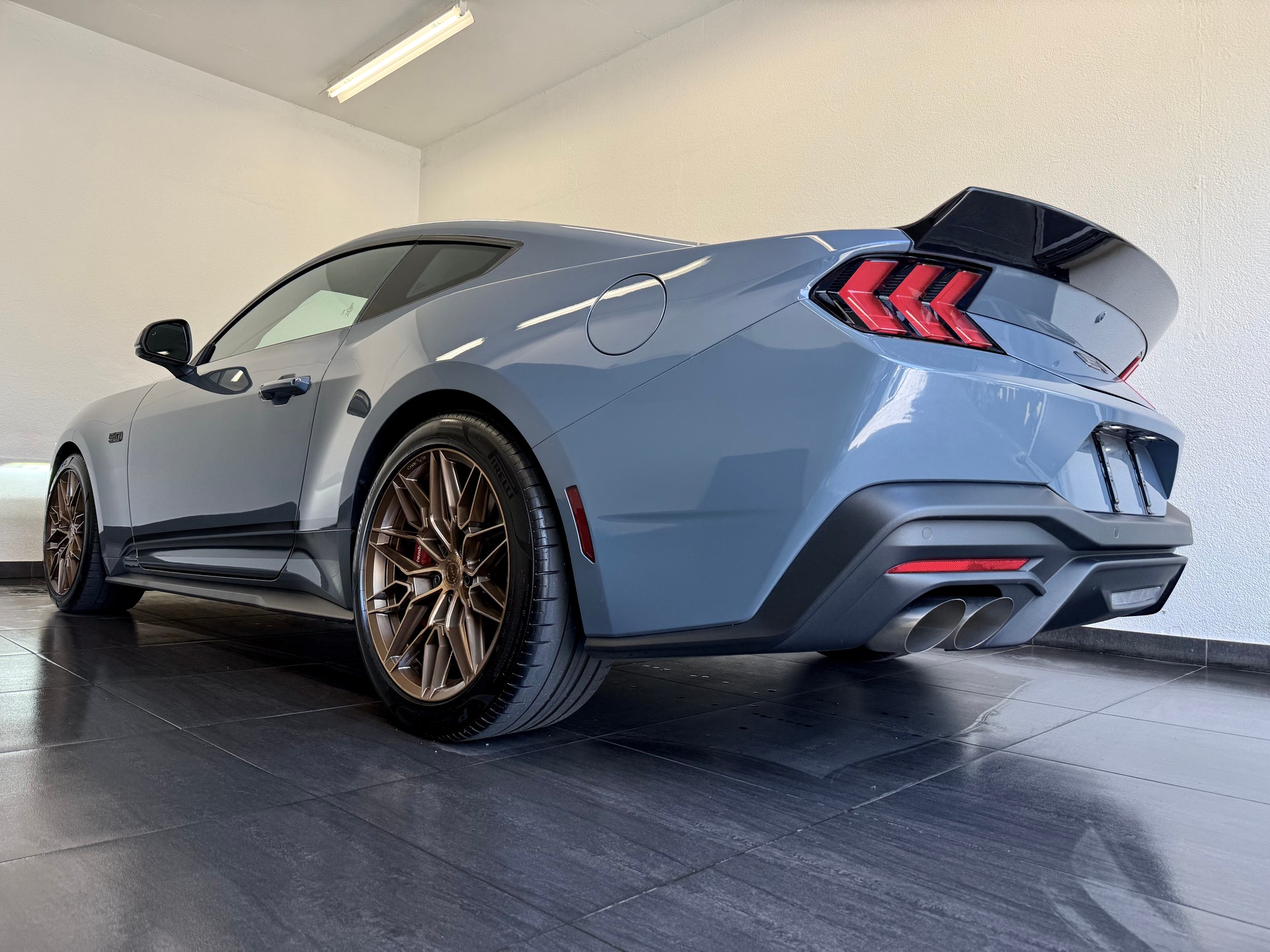 FORD Mustang Fastback 5.0 V8 GT Automat-image-9
