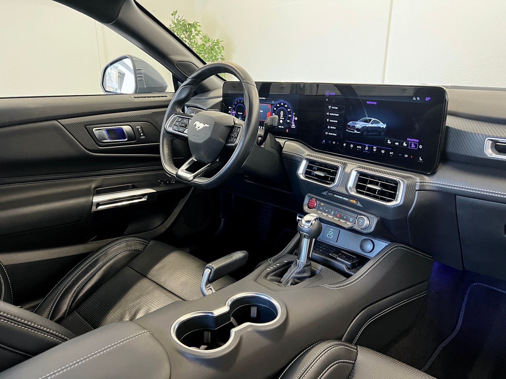 FORD Mustang Fastback 5.0 V8 GT Automat-image-18
