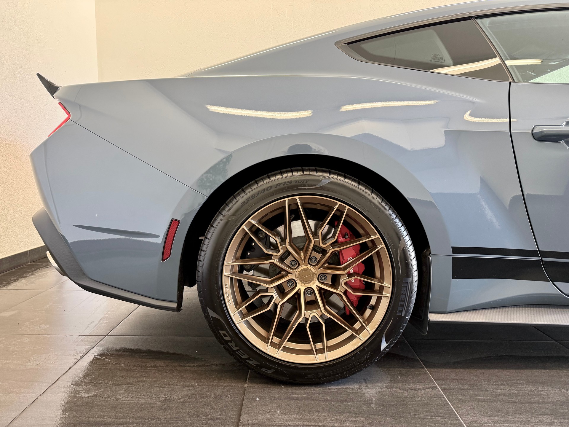 FORD Mustang Fastback 5.0 V8 GT Automat-image-6