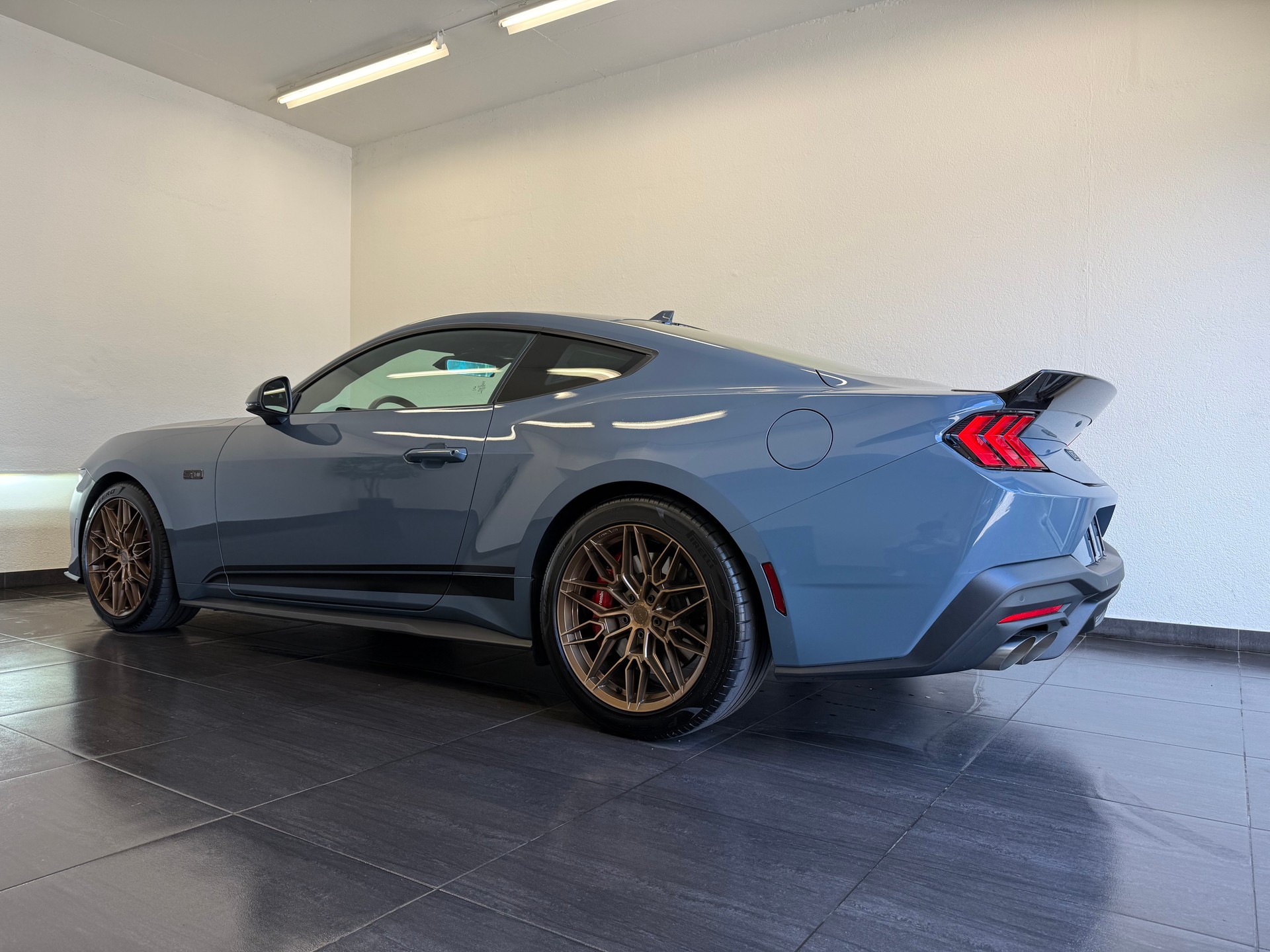 FORD Mustang Fastback 5.0 V8 GT Automat-image-8