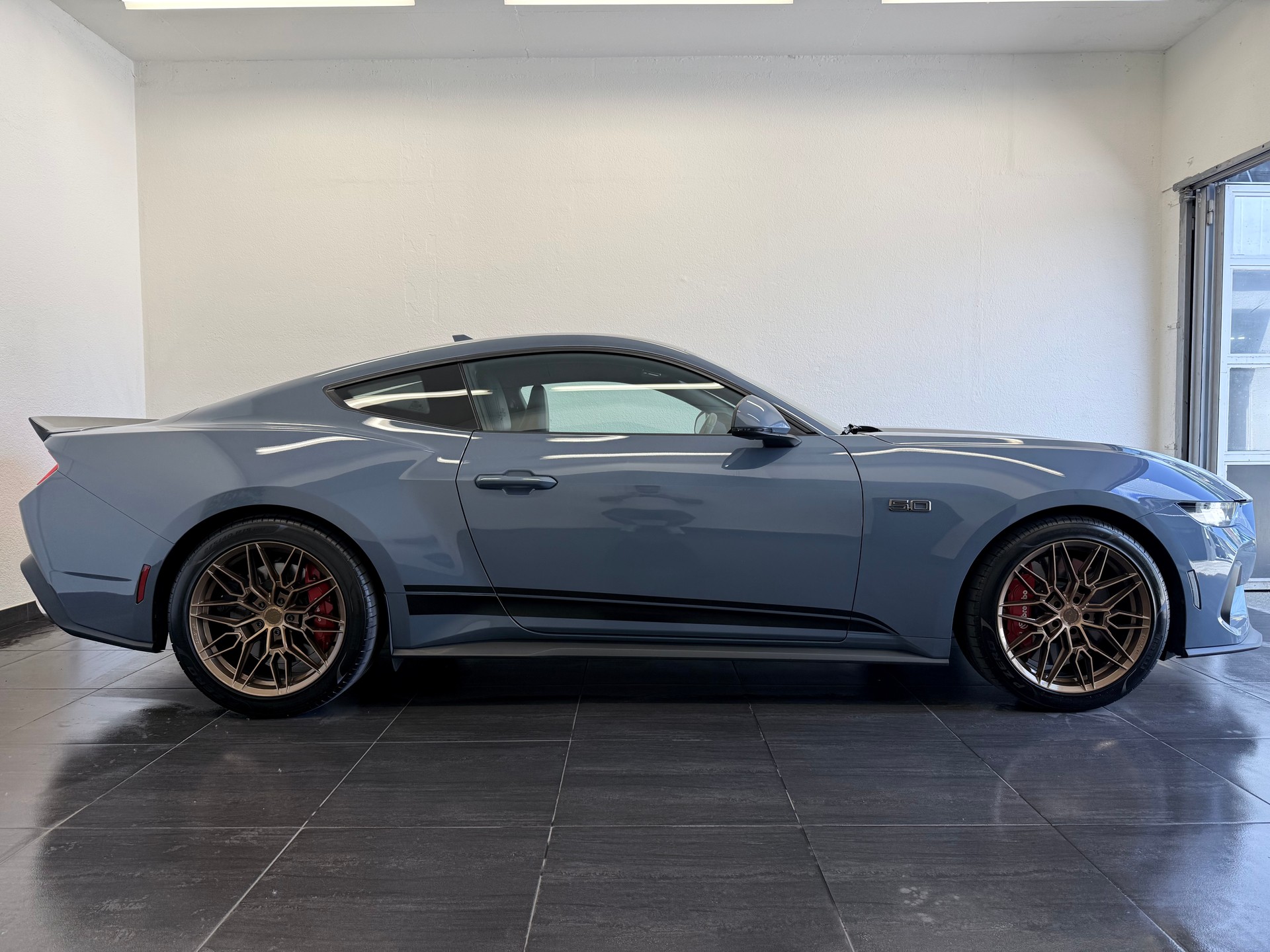 FORD Mustang Fastback 5.0 V8 GT Automat-showroom-element-3