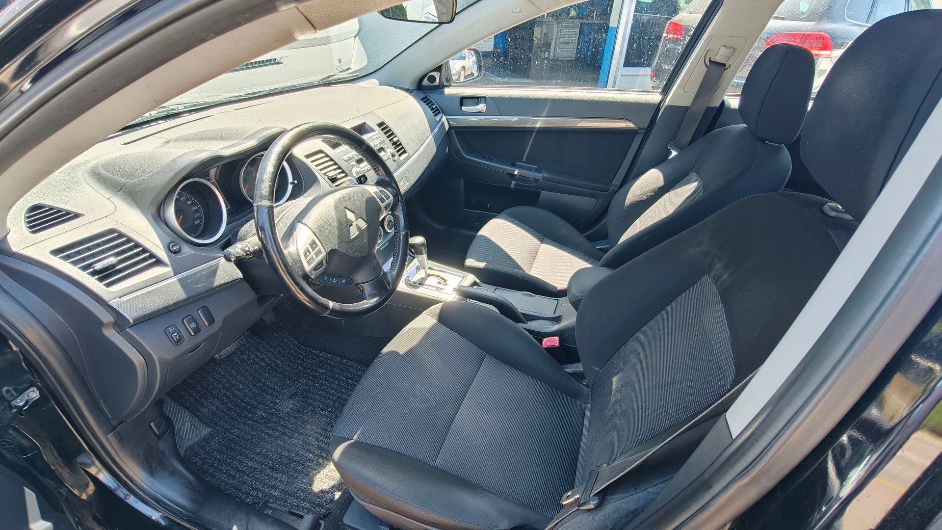 MITSUBISHI Lancer Sportback 1.8 Intense CVT-image-6