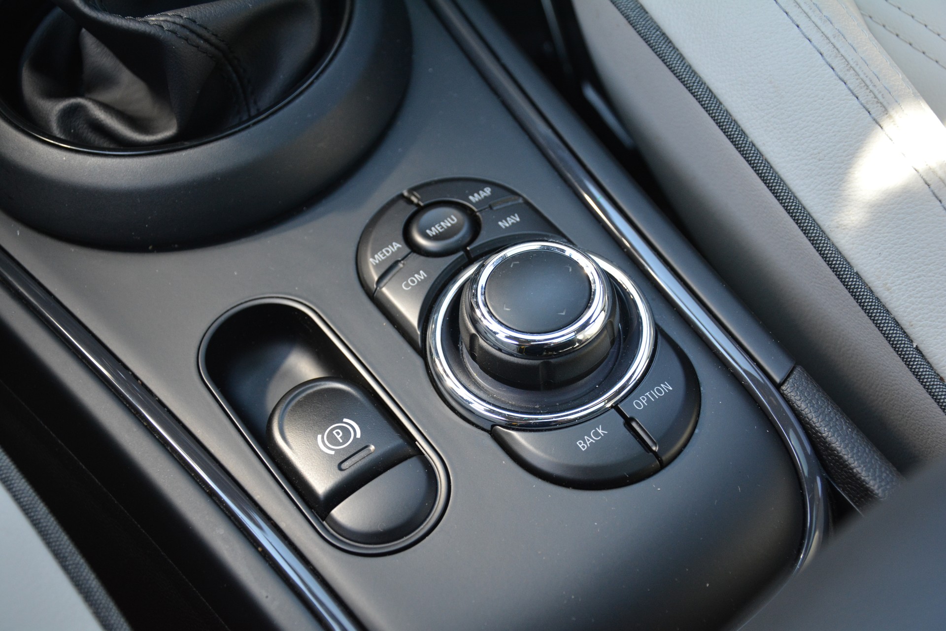 MINI Countryman Cooper SE ALL4 PHEV Steptronic-image-28