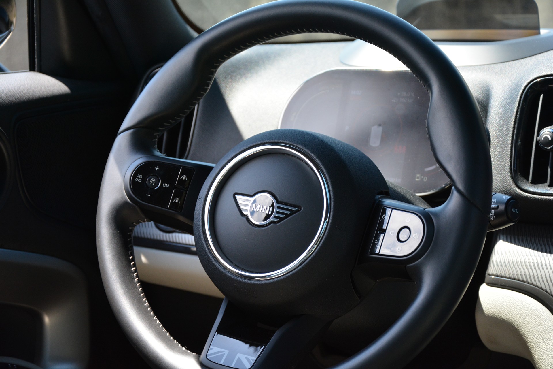 MINI Countryman Cooper SE ALL4 PHEV Steptronic-image-22