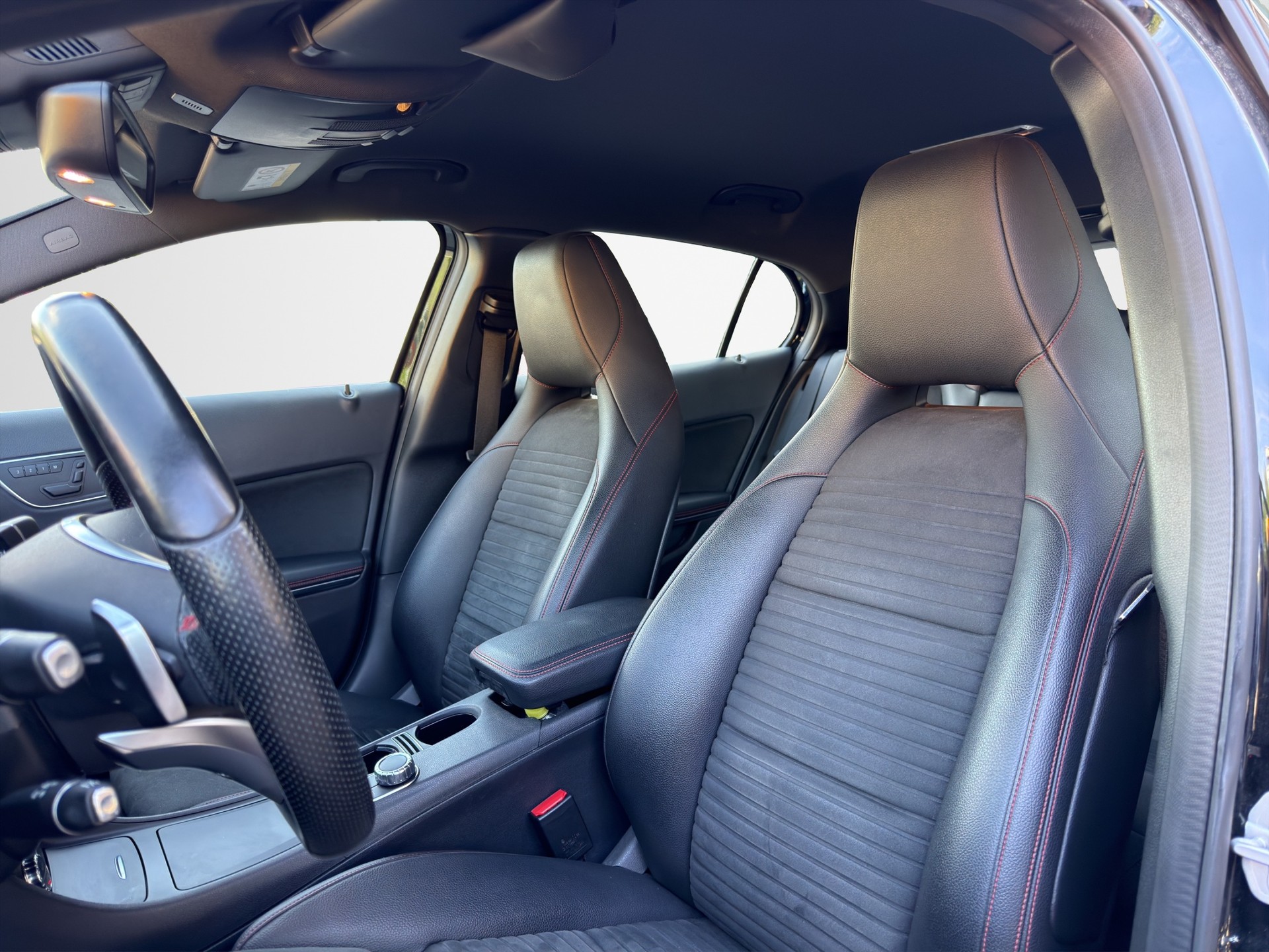 MERCEDES-BENZ GLA 250 AMG Line 4Matic 7G-DCT-image-10