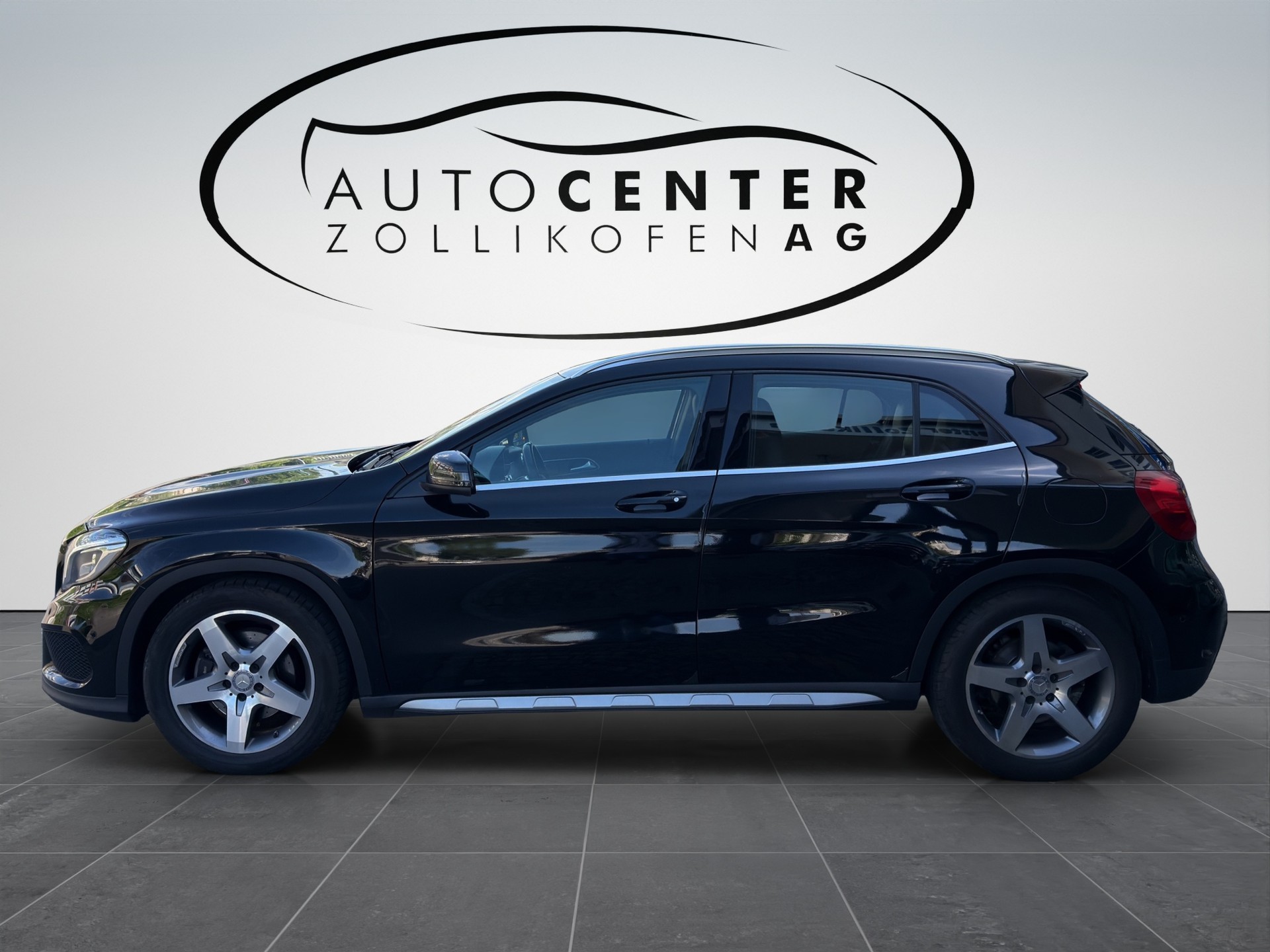 MERCEDES-BENZ GLA 250 AMG Line 4Matic 7G-DCT-image-3