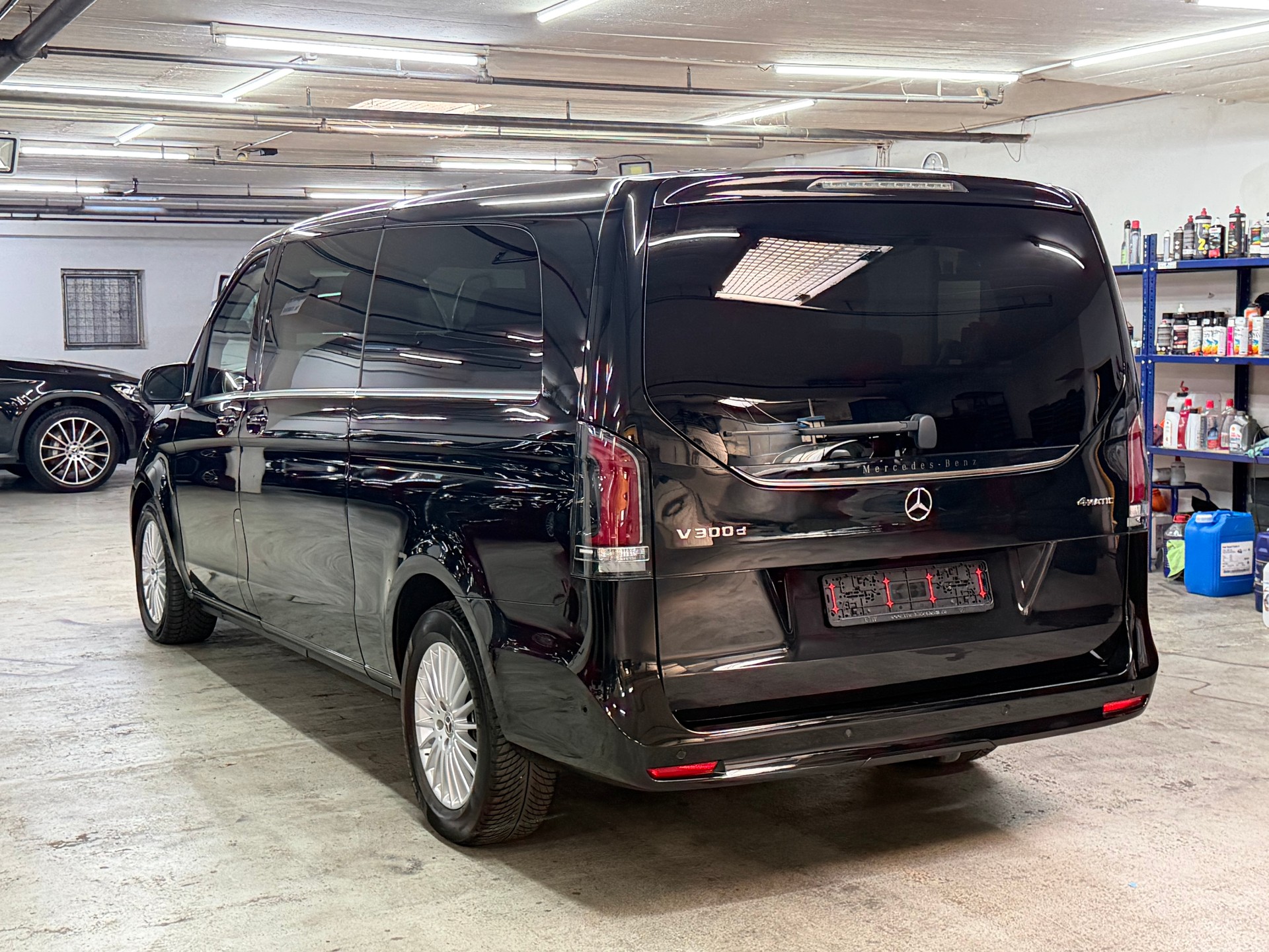 MERCEDES-BENZ V 300 d extralang Avantgarde 4Matic 9G-Tronic-image-13